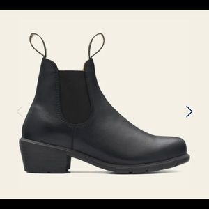Blundstone black leather heeled boots